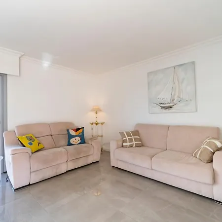Brand New 2 Bedrooms Heart Of 戛纳