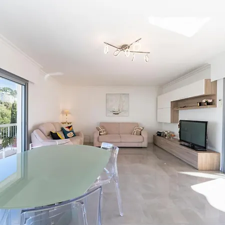 Brand New 2 Bedrooms Heart Of 戛纳