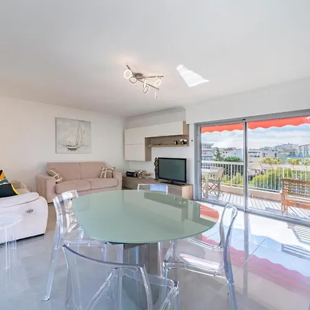 Brand New 2 Bedrooms Heart Of