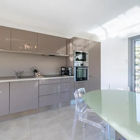公寓 Brand New 2 Bedrooms Heart Of 戛纳