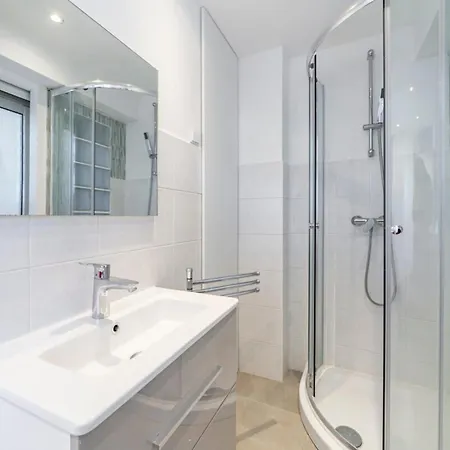 Brand New 2 Bedrooms Heart Of *