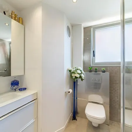 Brand New 2 Bedrooms Heart Of * 戛纳