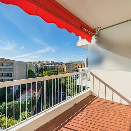 Brand New 2 Bedrooms Heart Of 公寓 *
